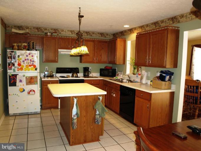 201 Carolstowne Road Reisterstown, MD 21136 - Photo 8 of 25 Kitchen