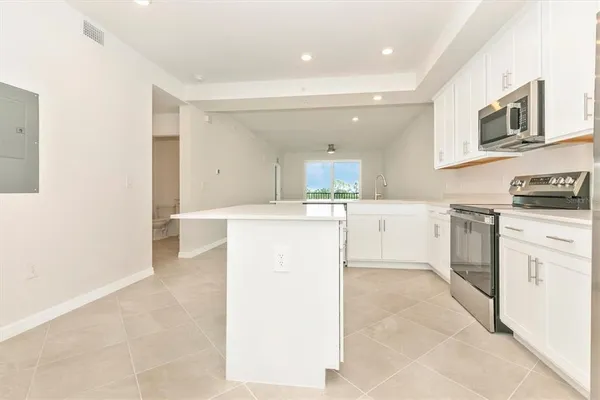 $2,400 | 12320 Wellen Golf Street, Unit 305, Venice, FL 34293