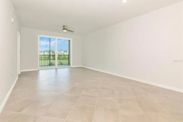 $2,400 | 12320 Wellen Golf Street, Unit 305, Venice, FL 34293