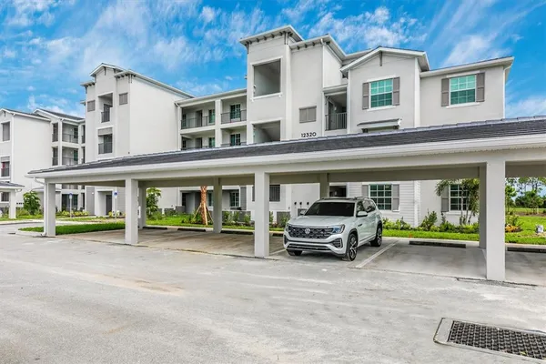 $2,400 | 12320 Wellen Golf Street, Unit 305, Venice, FL 34293