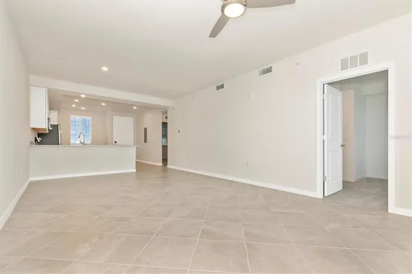 $2,400 | 12320 Wellen Golf Street, Unit 305, Venice, FL 34293
