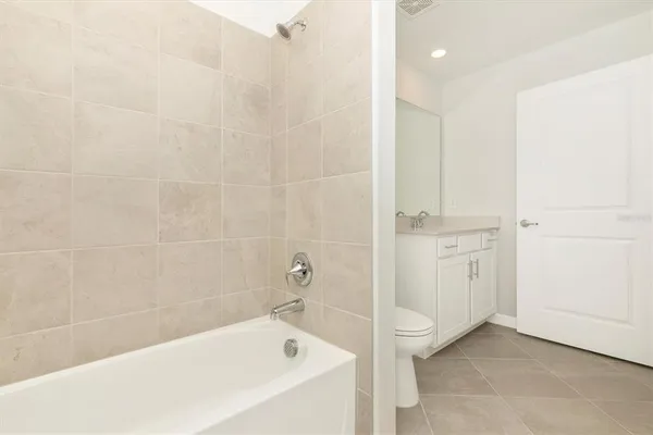 $2,400 | 12320 Wellen Golf Street, Unit 305, Venice, FL 34293