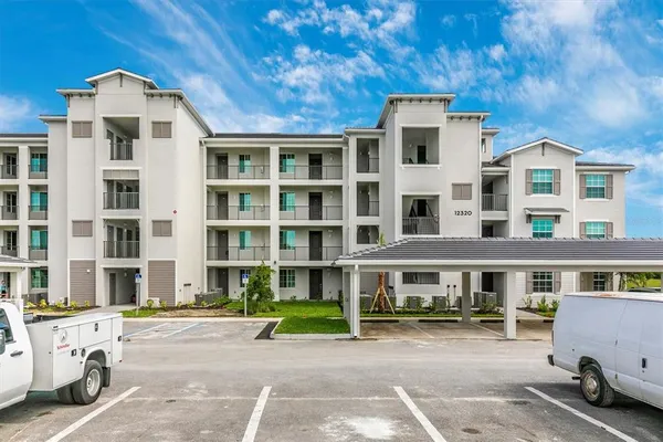 $2,400 | 12320 Wellen Golf Street, Unit 305, Venice, FL 34293