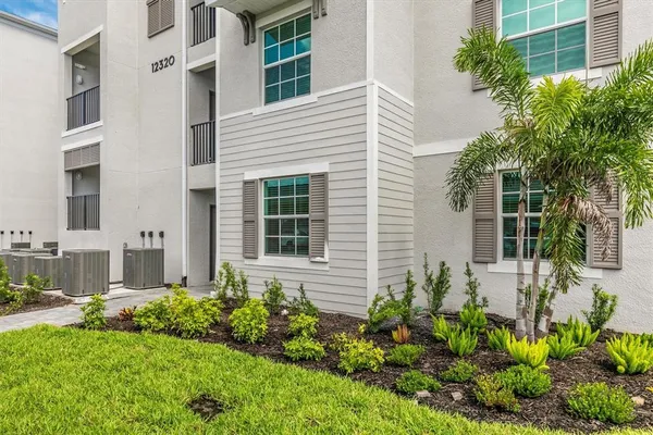 $2,400 | 12320 Wellen Golf Street, Unit 305, Venice, FL 34293