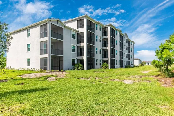 $2,400 | 12320 Wellen Golf Street, Unit 305, Venice, FL 34293