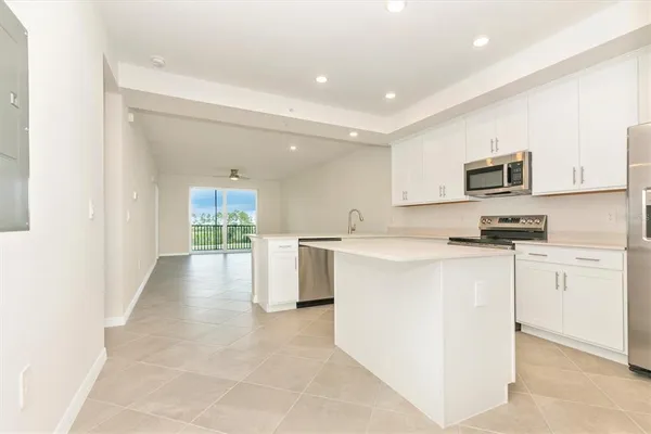 $2,400 | 12320 Wellen Golf Street, Unit 305, Venice, FL 34293