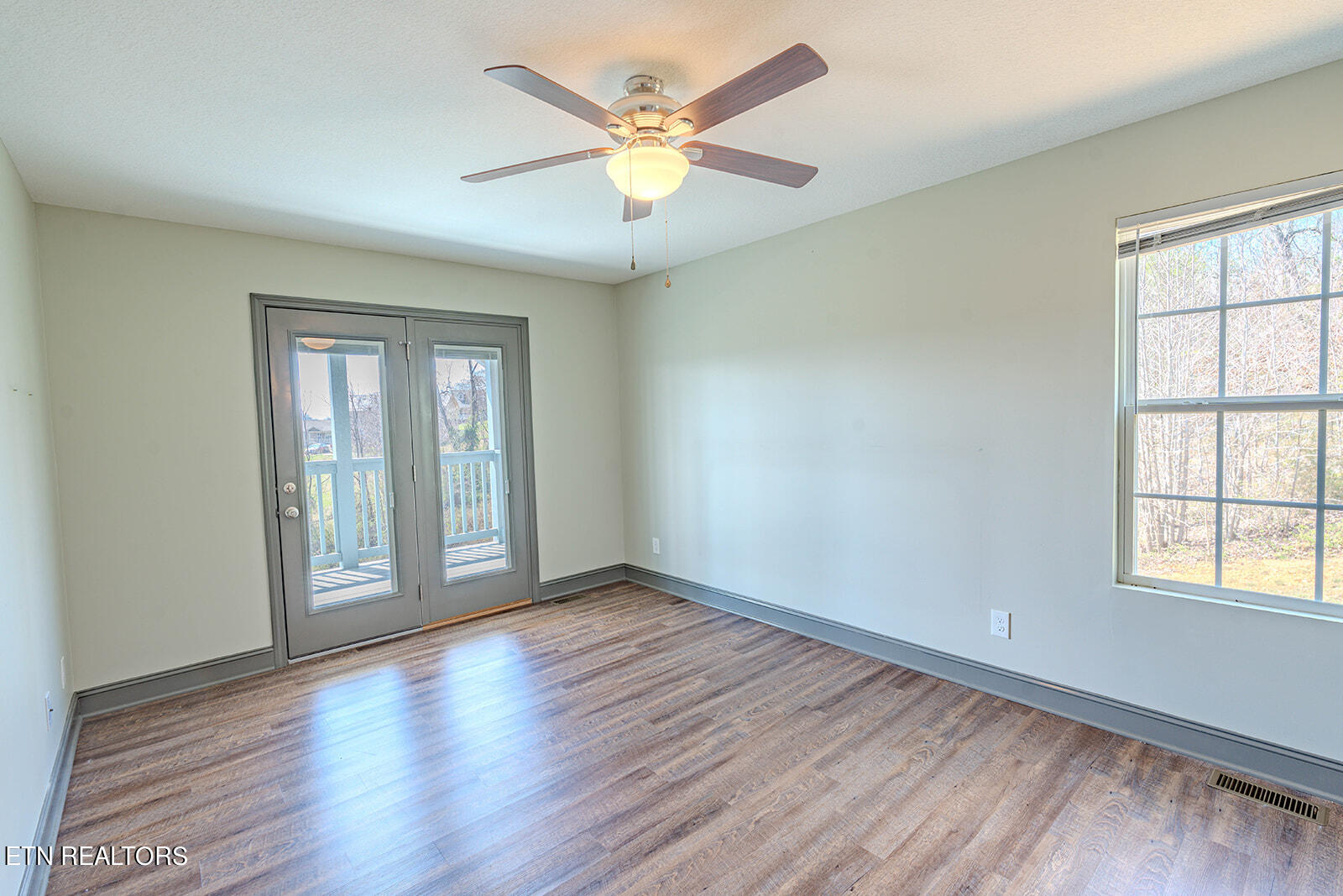 225 Pleasant Ridge Lane Bean Station, TN 37708 - Photo 8 of 42 20240318-DSC08690-HDR