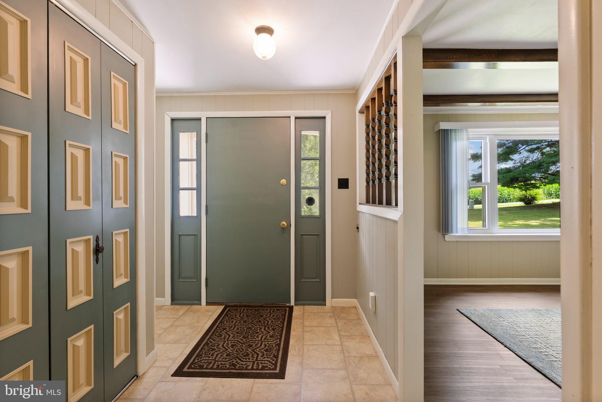 824 Cherrytown Road Westminster, MD 21158 - Photo 5 of 38 Entry Hall