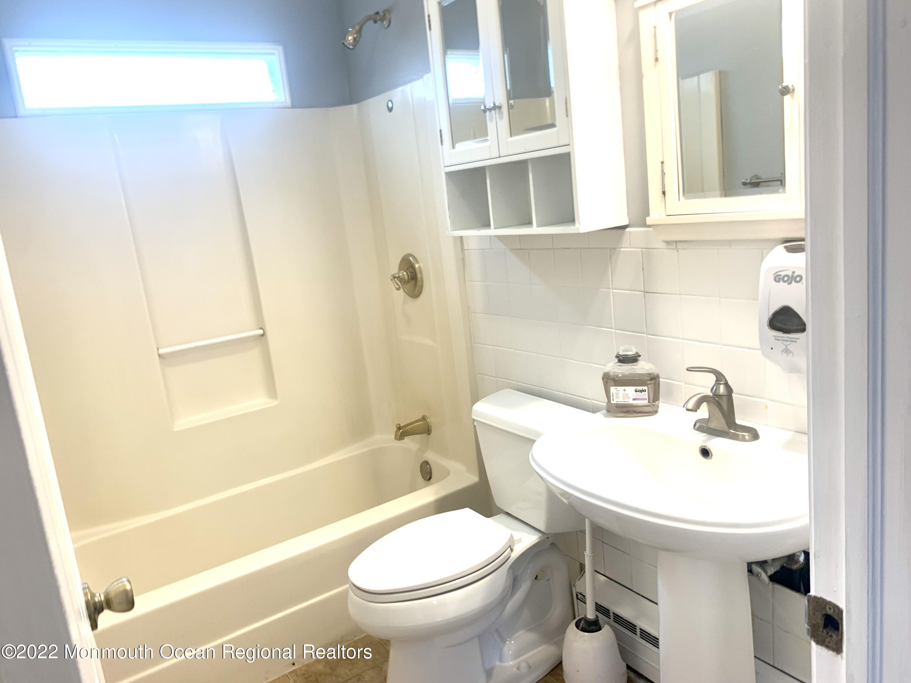 101 Martin Road Toms River, NJ 08753 - Photo 11 of 40 IMG_8201