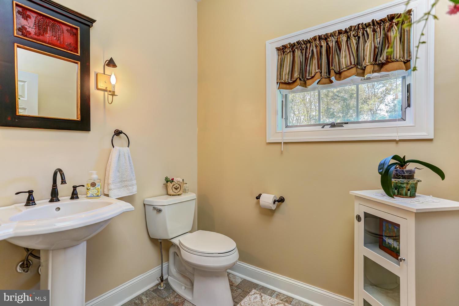 111 Indian Run Road Glenmoore, PA 19343 - Photo 11 of 24 Powder Room-1st Level