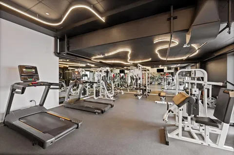 $349,900 | 933 West Van Buren Street, Unit 702, Chicago, IL 60607