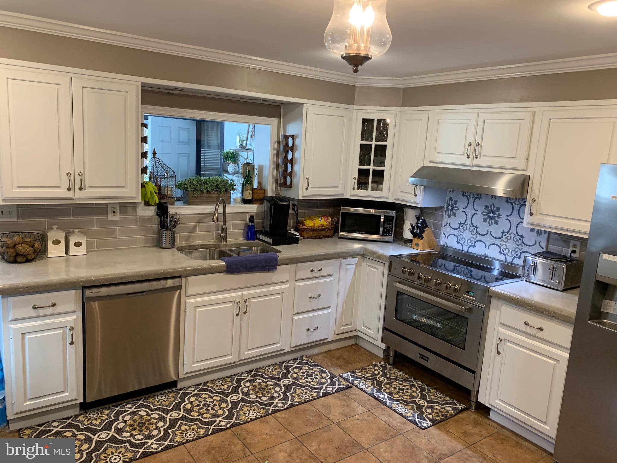 302 Highland Road Cheltenham, PA 19012 - Photo 21 of 57 Kitchen