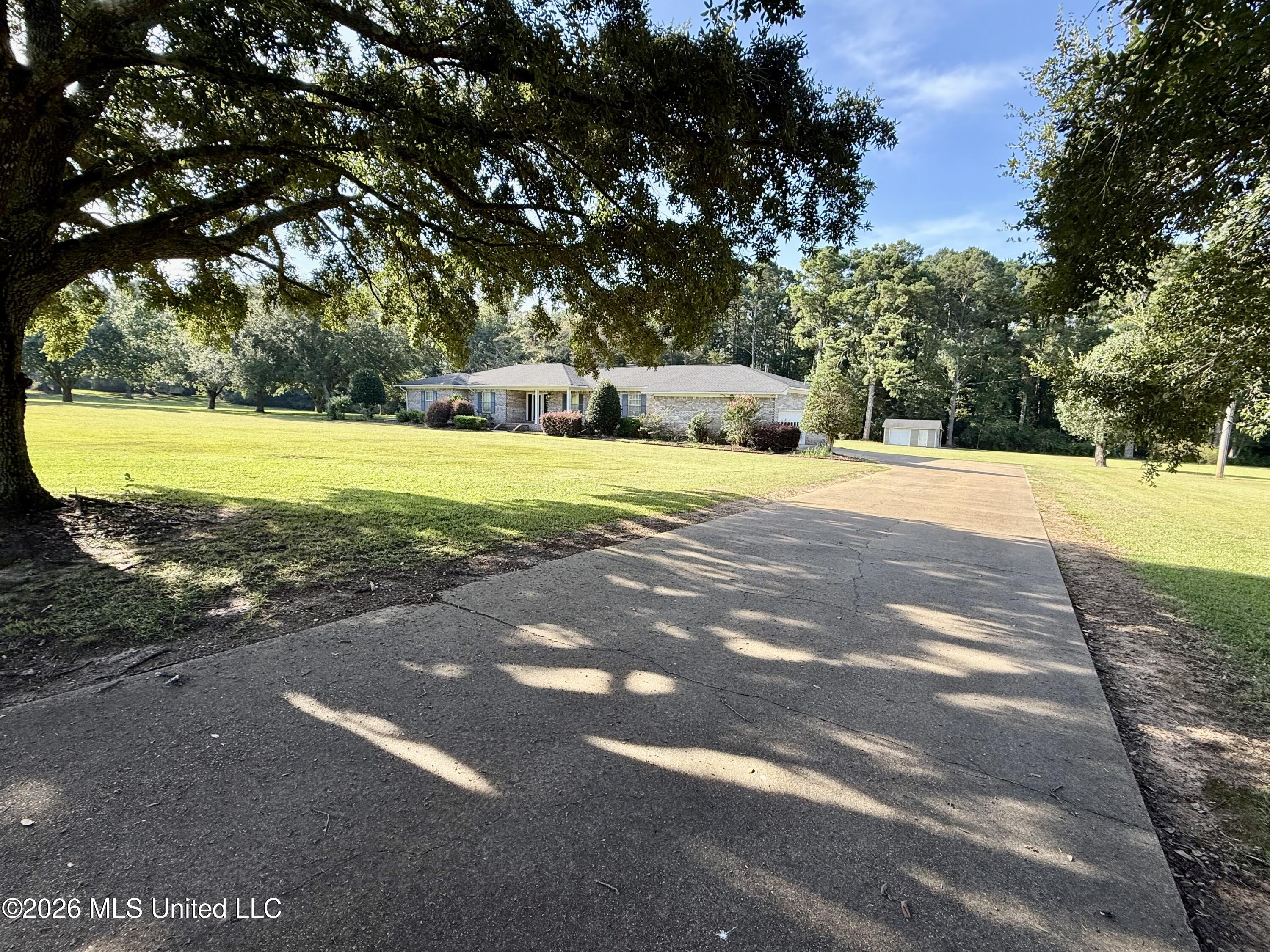 297 Old Magee Road Magee, MS 39111 - Photo 2 of 41 IMG_4400