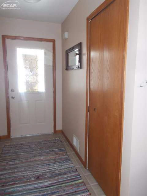 9180 Beecher Road Flushing, MI 48433 - Photo 8 of 23 20431676-7.JPG