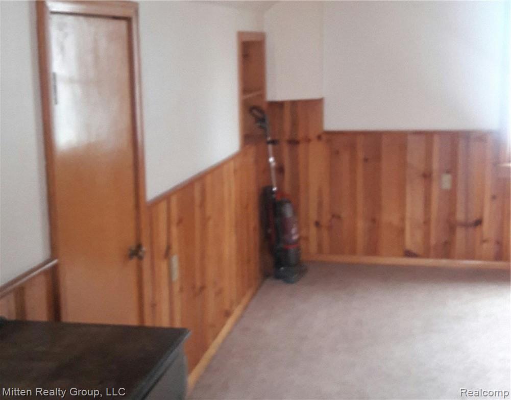 15032 Charles R Avenue Eastpointe, MI 48021 - Photo 10 of 21 9.jpg
