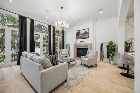$1,325,000 | 5401 Ashby Street, Houston, TX 77005