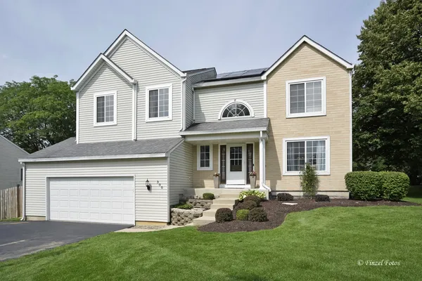 $490,000 | 300 Briarwood Lane, Algonquin, IL 60102