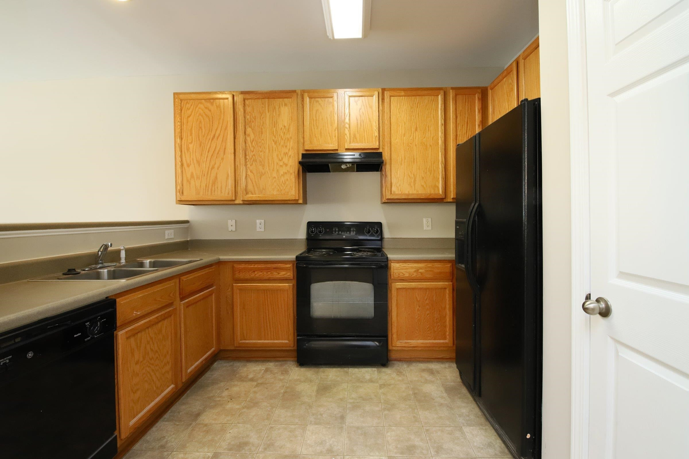 8205 Martello Lane Raleigh, NC 27613 - Photo 6 of 30 Kitchen