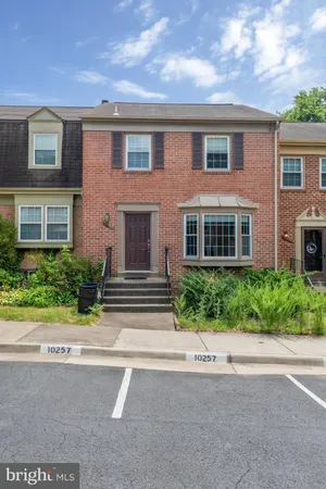 $3,200 | 10257 Friendship Court, Fairfax, VA 22032