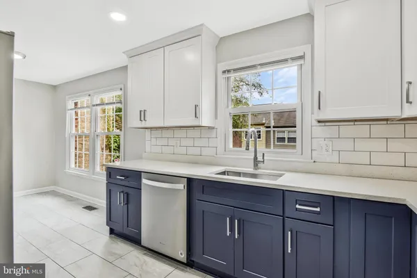 $3,200 | 10257 Friendship Court, Fairfax, VA 22032