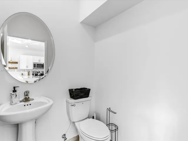 $580,000 | 544 Northeast 206th Lane, Miami, FL 33179