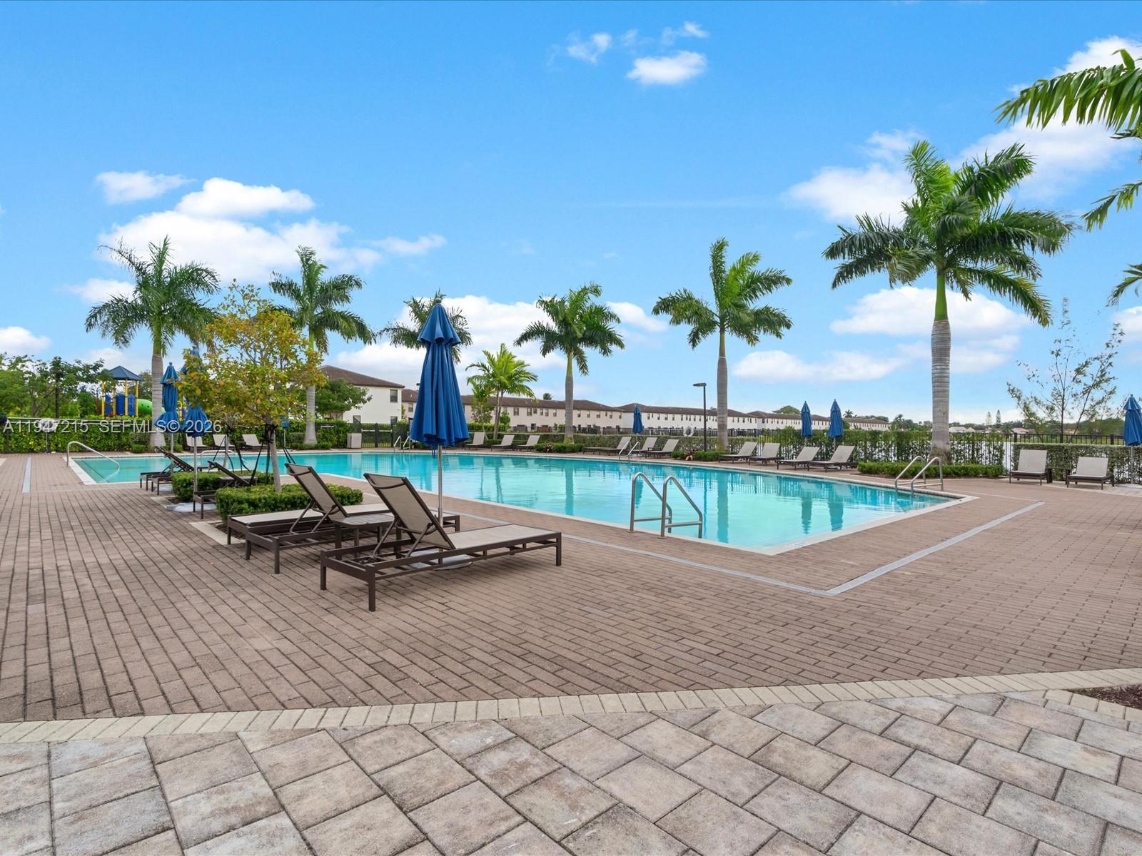 544 Northeast 206th Lane Miami, FL 33179 - Photo 37 of 48