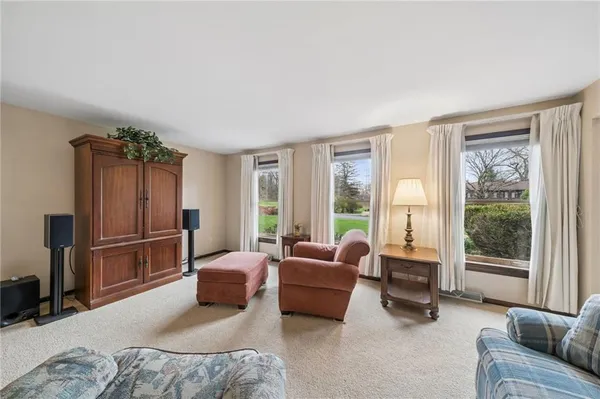 $439,900 | 5061 Northlawn Circle, Murrysville, PA 15668