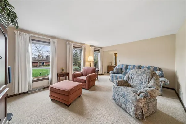 $439,900 | 5061 Northlawn Circle, Murrysville, PA 15668