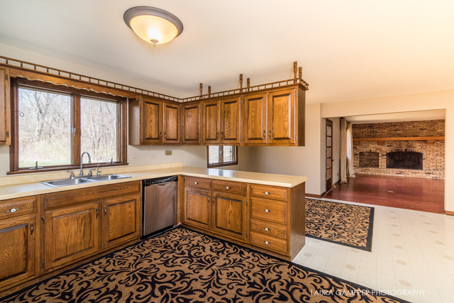 6N530 Old Homestead Road St. Charles, IL 60175 - Photo 4 of 26 Gallery Image 4