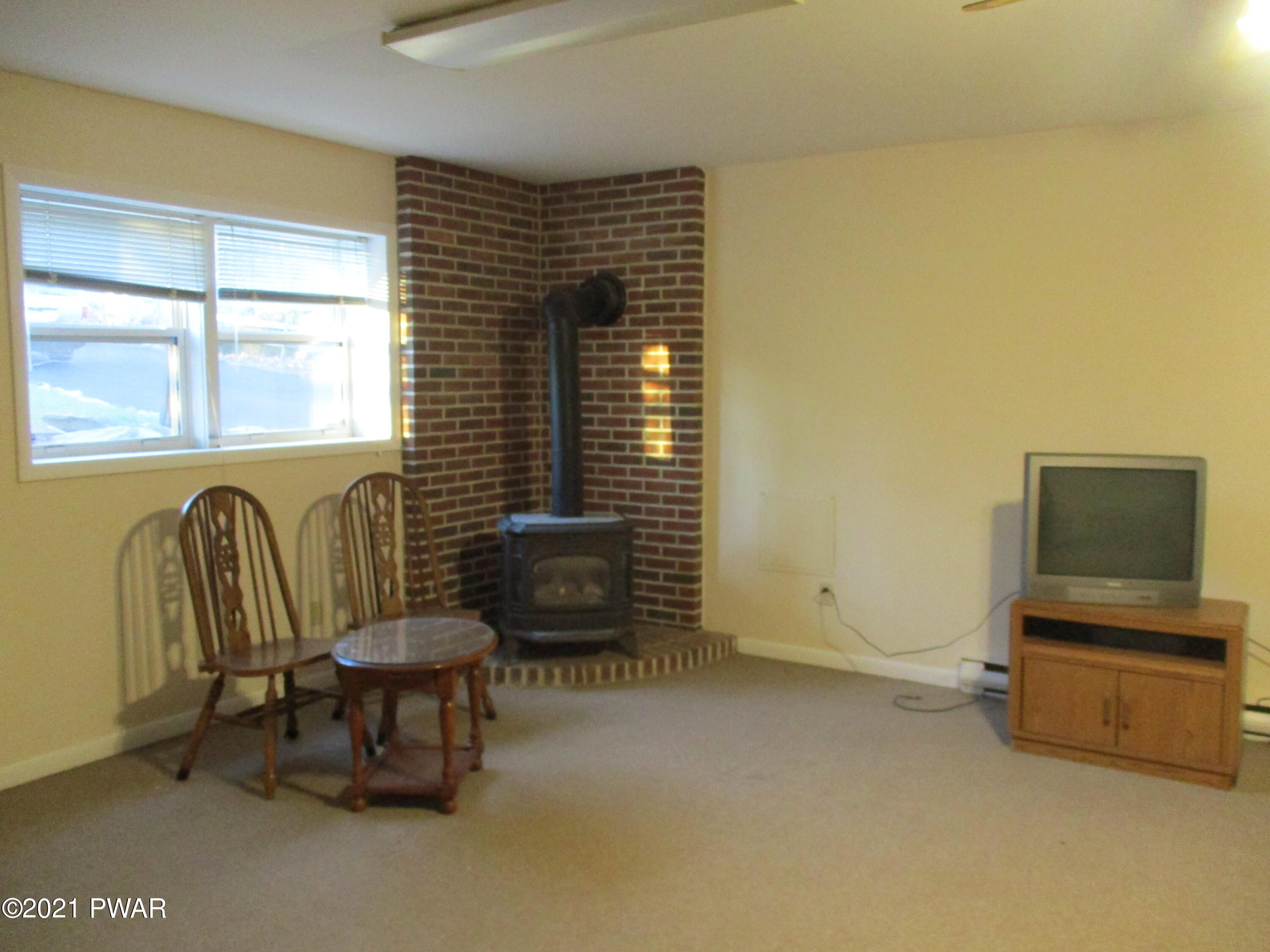 2273 Walnut Trail Bushkill, PA 18324 - Photo 15 of 26 Family Room