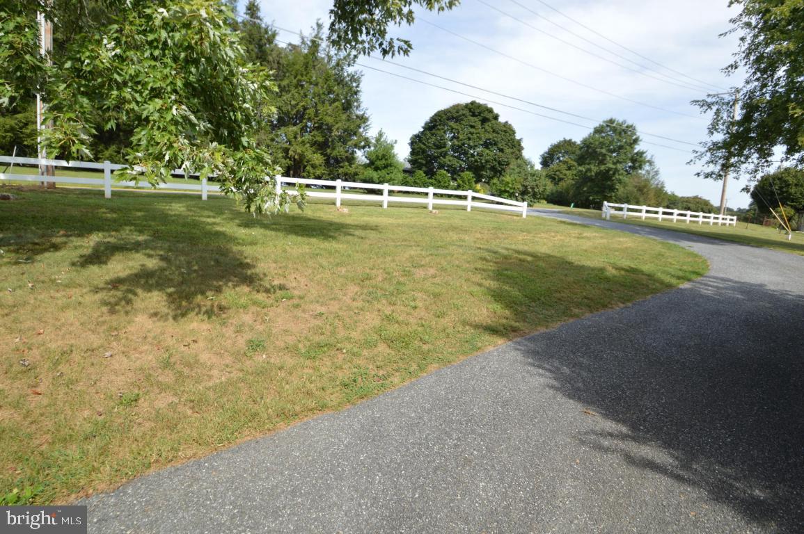 4949 Elizabethtown Road Manheim, PA 17545 - Photo 5 of 28