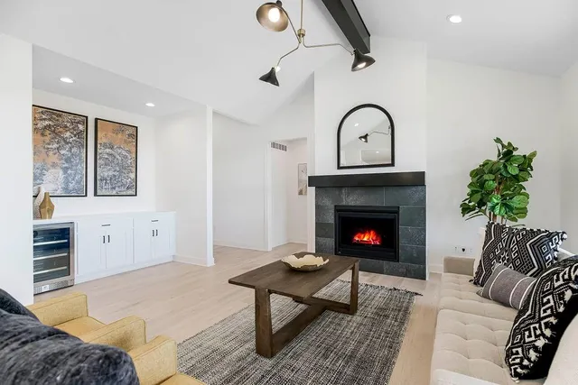 $711,682 | 4005 West 158th Place, Overland Park, KS 66224