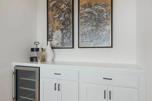 $711,682 | 4005 West 158th Place, Overland Park, KS 66224