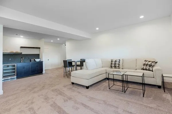 $723,397 | 4005 West 158th Place, Overland Park, KS 66224