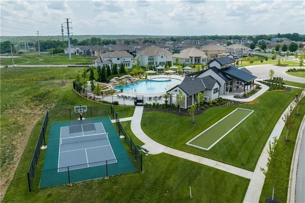 $723,397 | 4005 West 158th Place, Overland Park, KS 66224