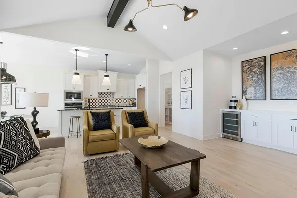 $723,397 | 4005 West 158th Place, Overland Park, KS 66224