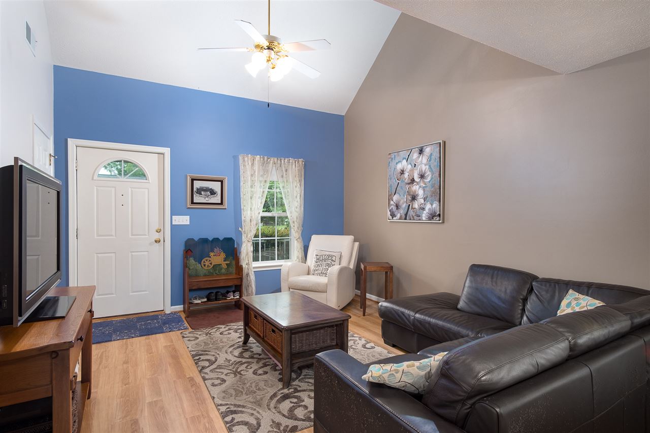 201 Kingsport Road Waynesboro, VA 22980 - Photo 3 of 32 Gallery Image 3