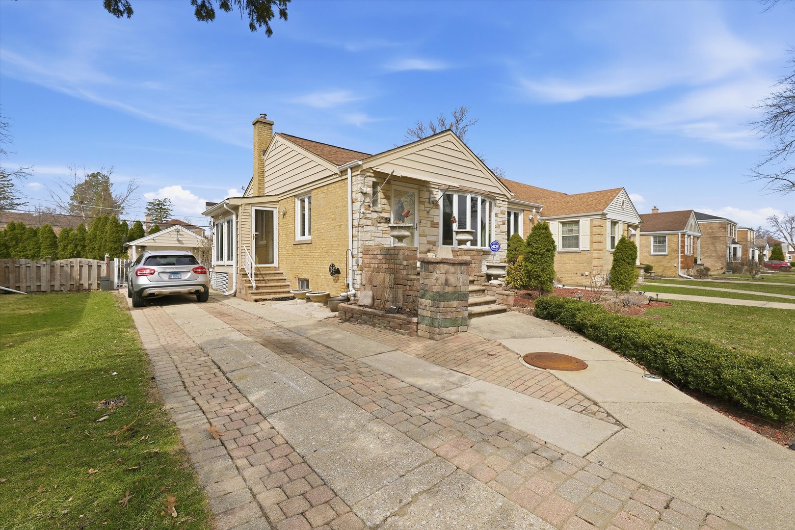 2352 2nd Avenue North Riverside, IL 60546 - Photo 33 of 37 a front view of a house with a yard