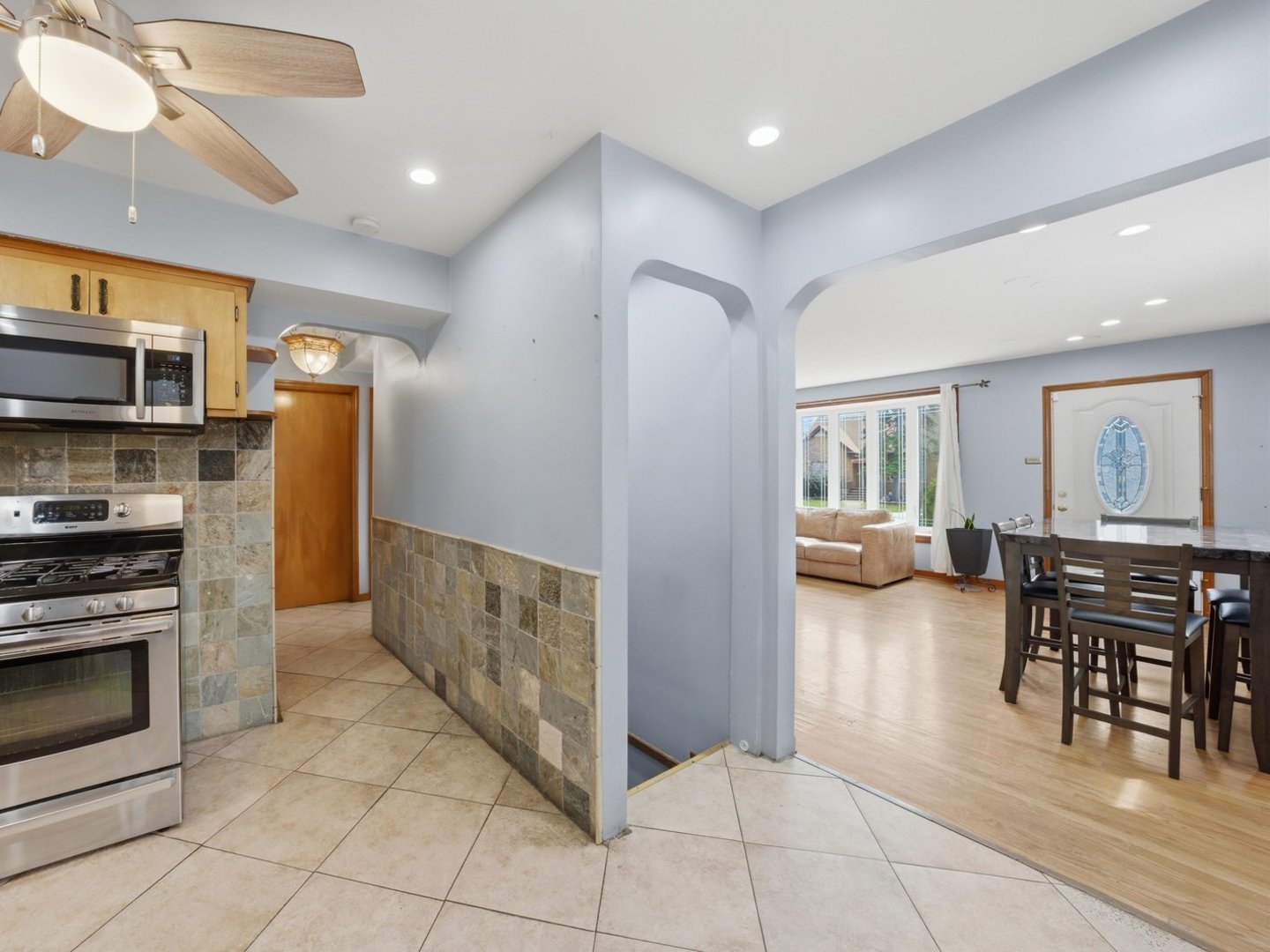 2352 2nd Avenue North Riverside, IL 60546 - Photo 6 of 39