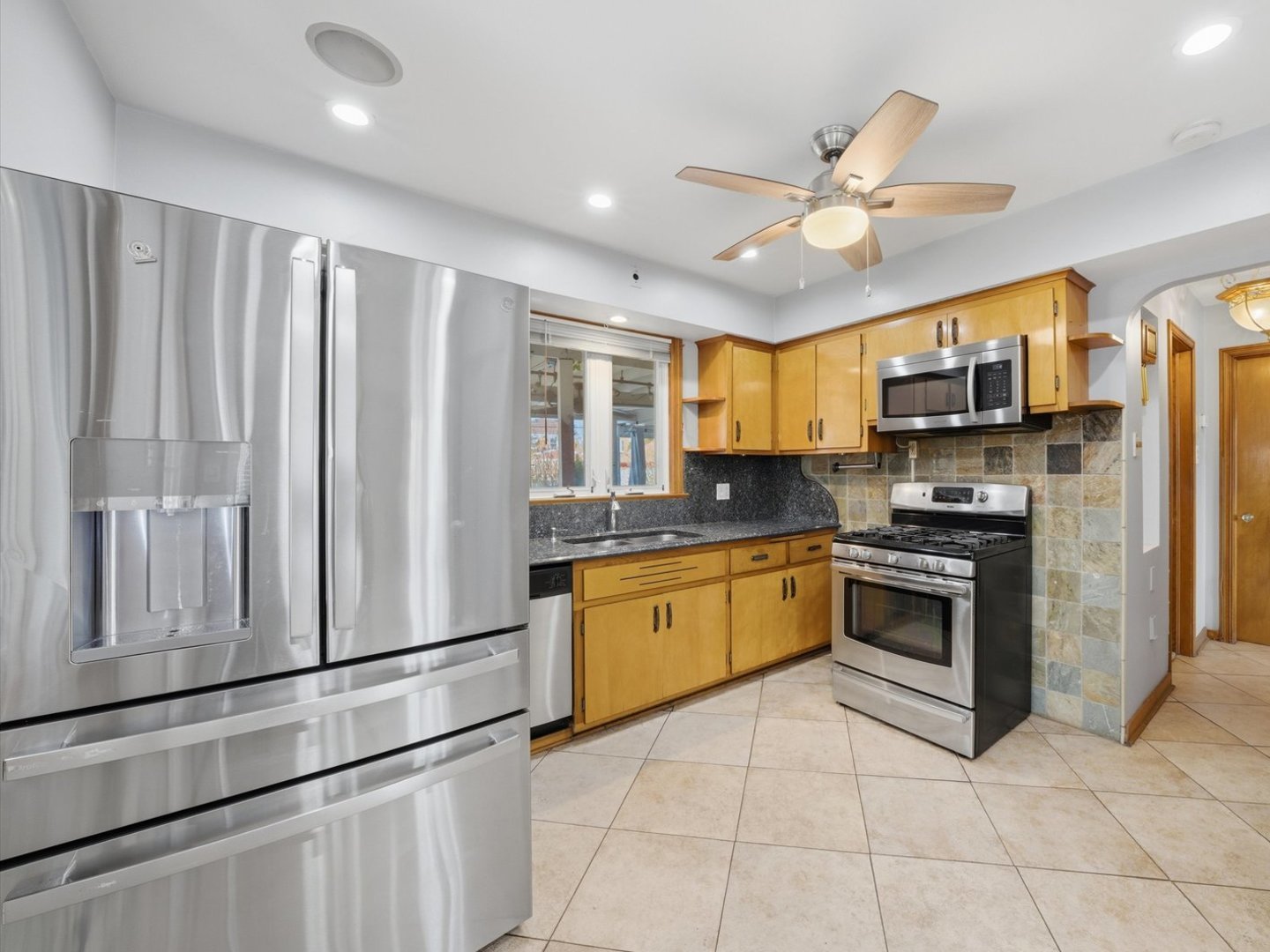 2352 2nd Avenue North Riverside, IL 60546 - Photo 7 of 39