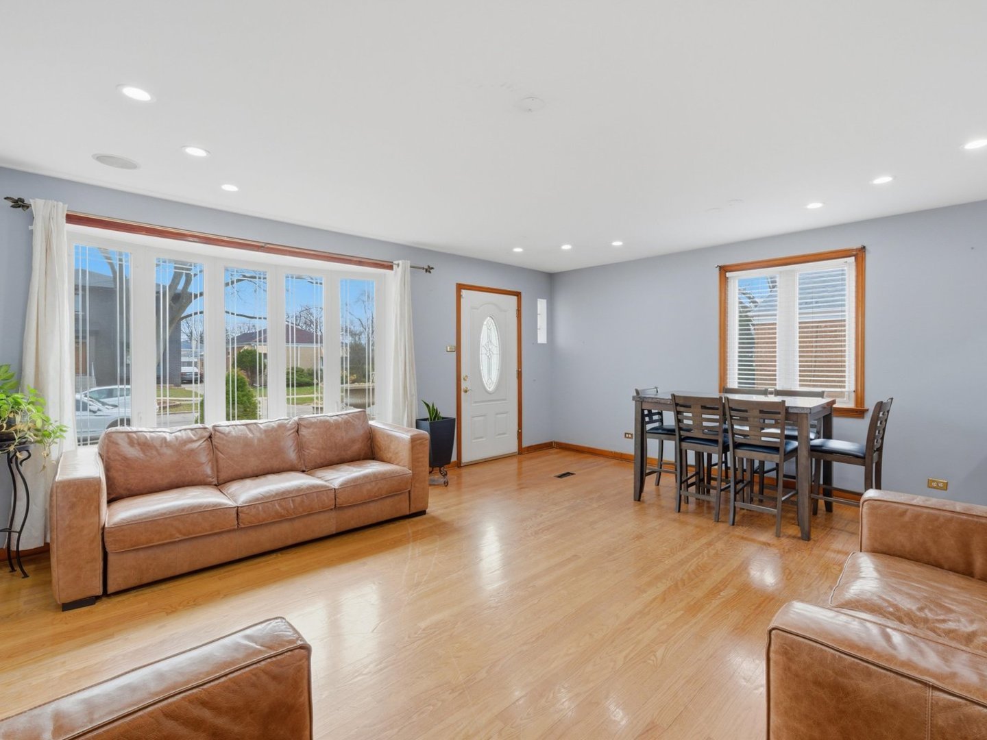 2352 2nd Avenue North Riverside, IL 60546 - Photo 8 of 39