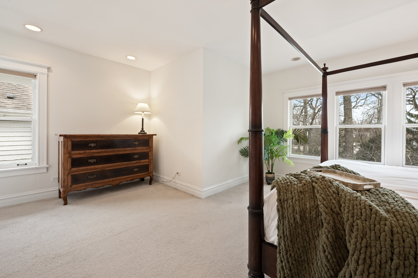 841 Prospect Avenue Winnetka, IL 60093 - Photo 17 of 35 a bed room with a bed and a window