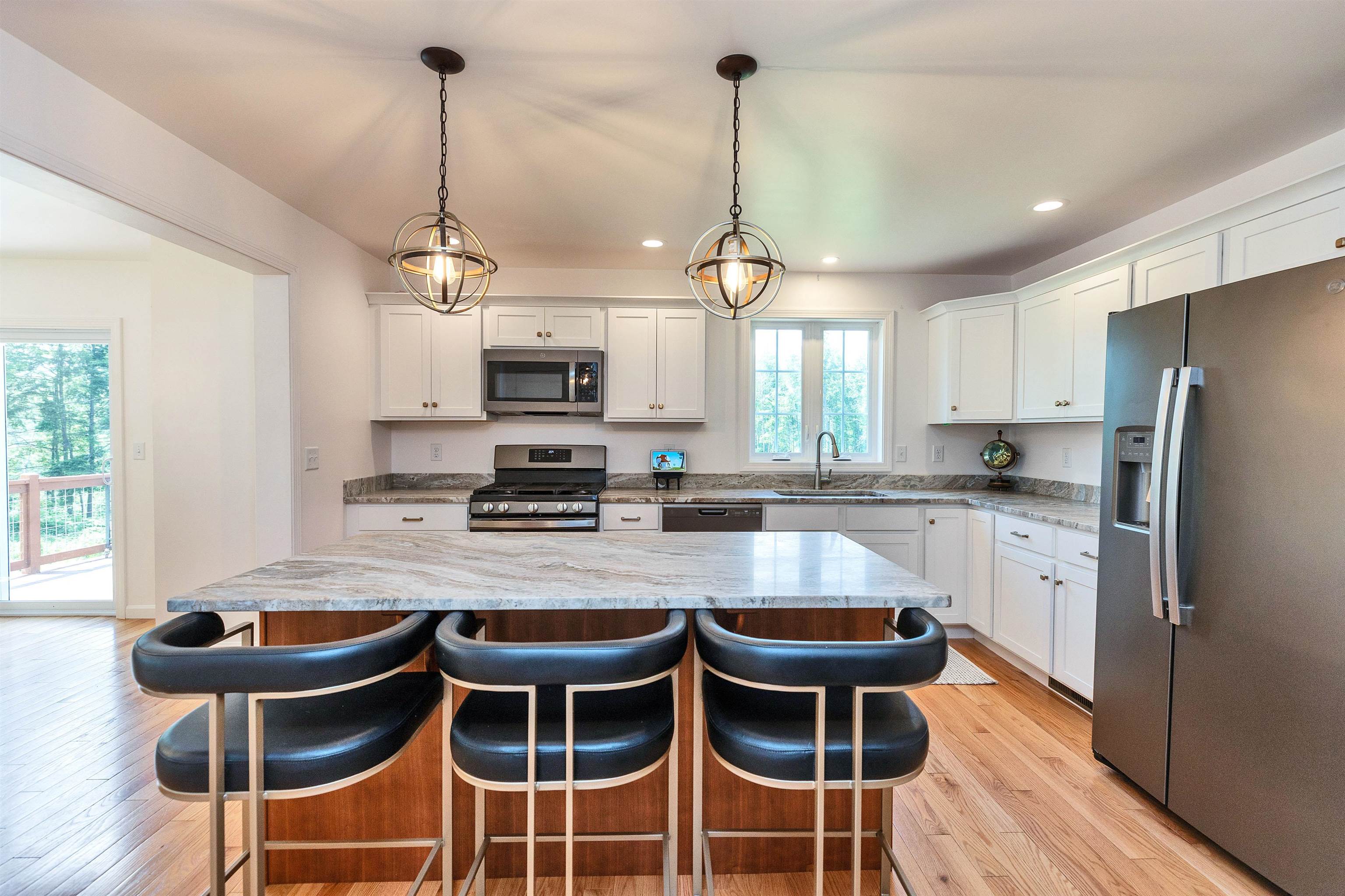 116 Sullivan Center Road Keene, NH 03431 - Photo 6 of 54