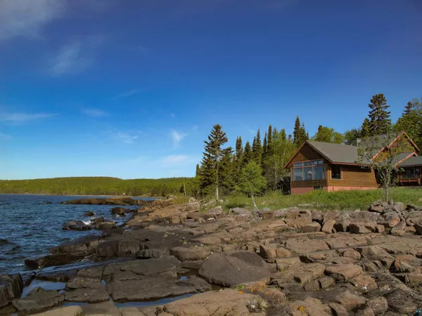 $1,099,000 | 90 Stonegate Road, Hovland, MN 55606