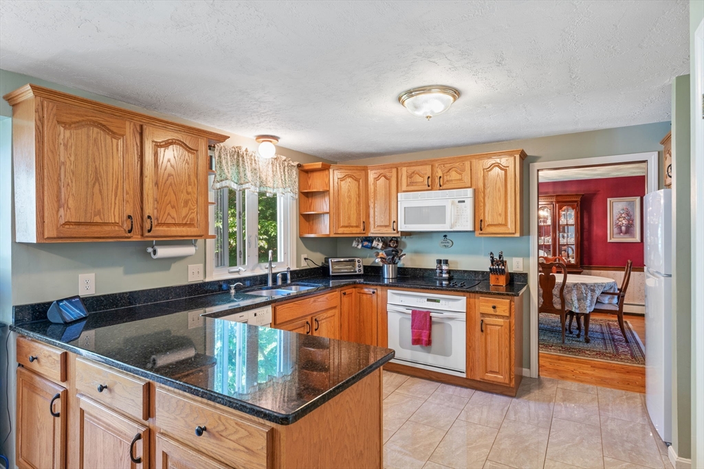 4 Stephanie Road Medway, MA 02053 - Photo 12 of 42 Gallery Image 12