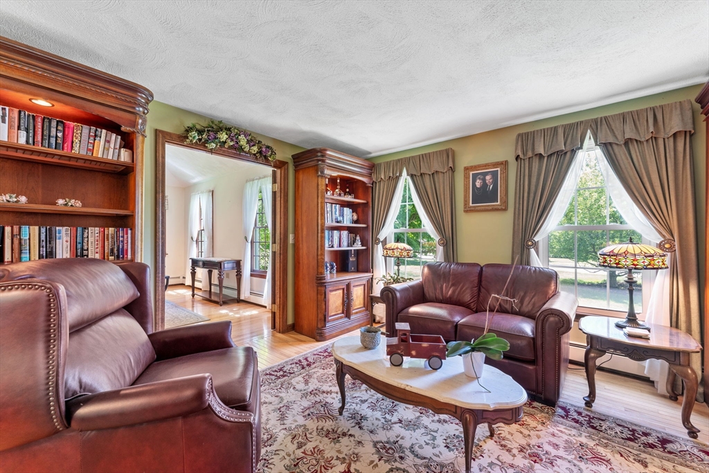 4 Stephanie Road Medway, MA 02053 - Photo 8 of 42 Gallery Image 8