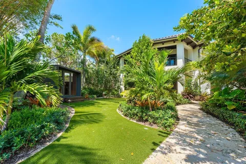 $35,000,000 | 3208 Pilots Point Circle, Jupiter, FL 33477