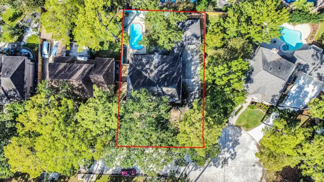 a view of a garden with flowers