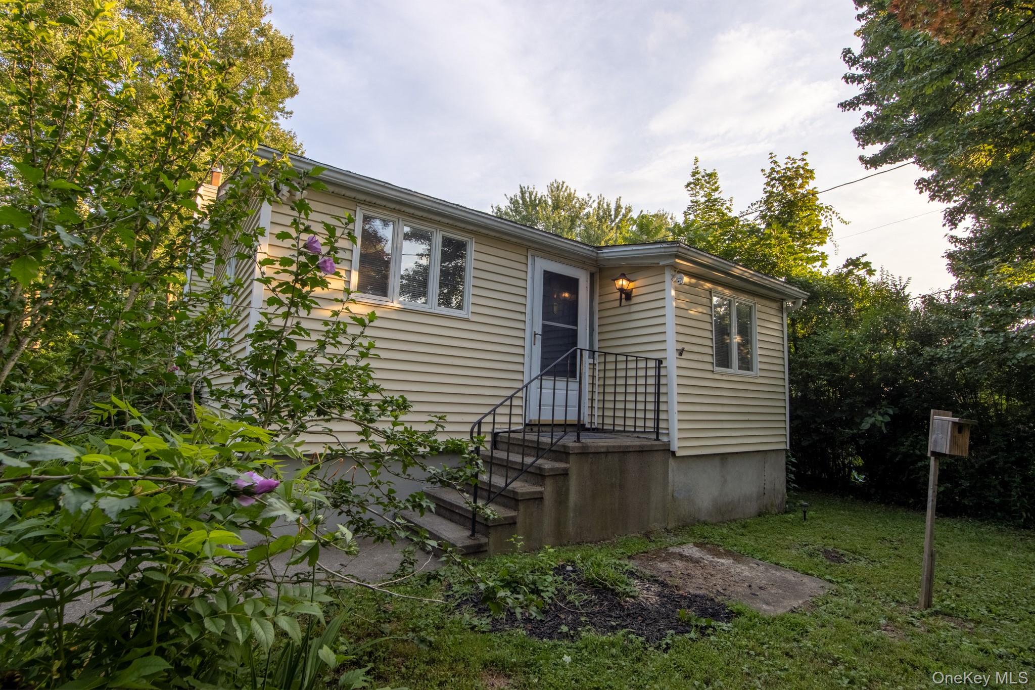7 Horton Road Carmel, NY 10512 - Photo 4 of 34