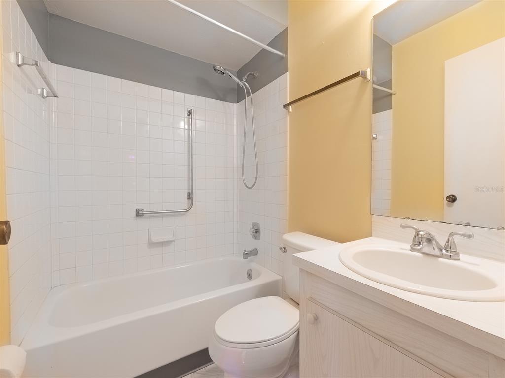 2465 Northside Drive, Unit 906 Clearwater, FL 33761 - Photo 18 of 33